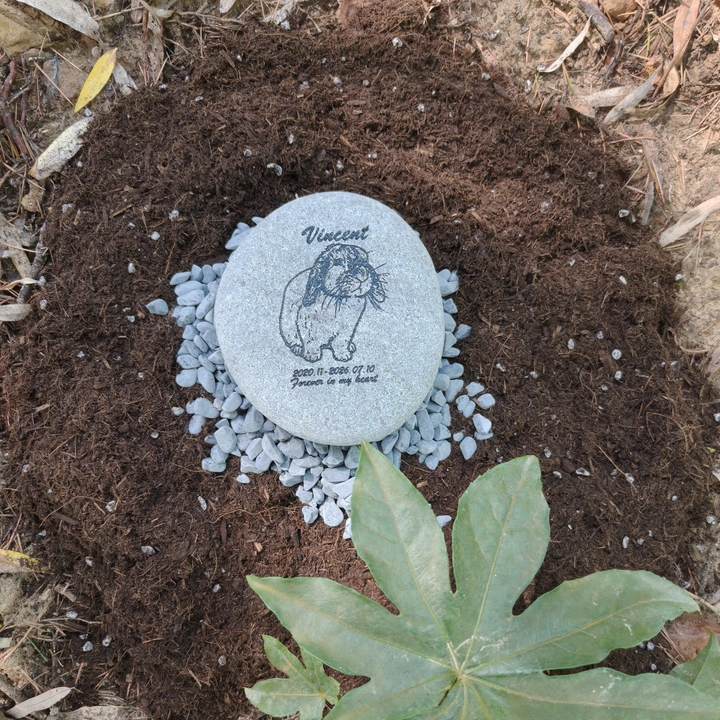 The Eternal Stone – Custom Pet Grave Marker