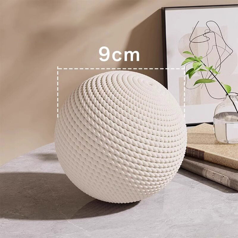 The Toy Ball–Extra-Large Sisal Chew Self-Play Fun